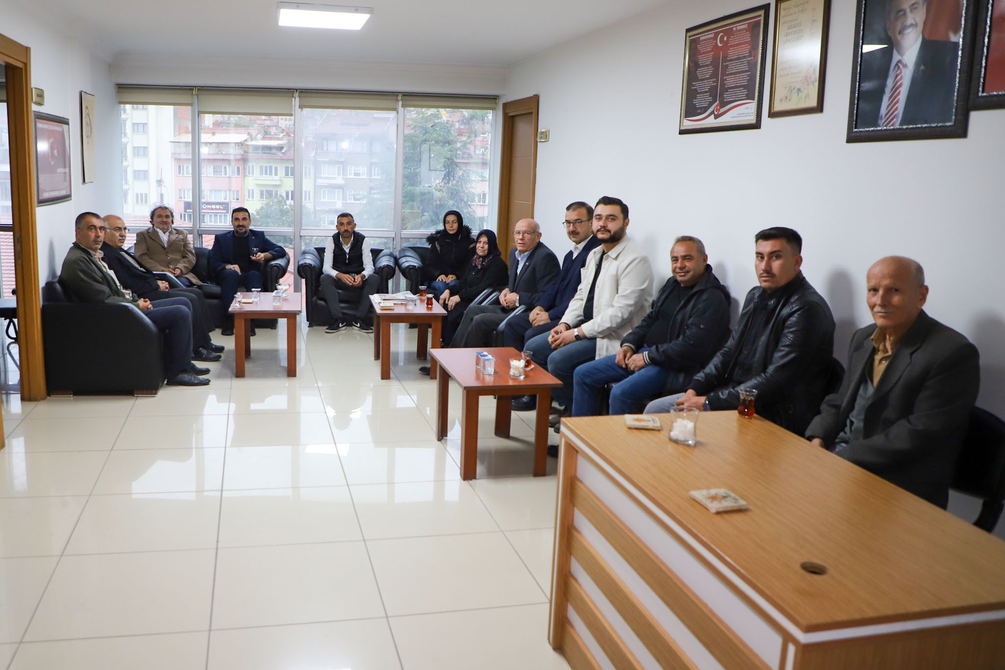 Özgür Kavak haftaya vatandaşlarla başladı: Kapısı da gönlü de açık