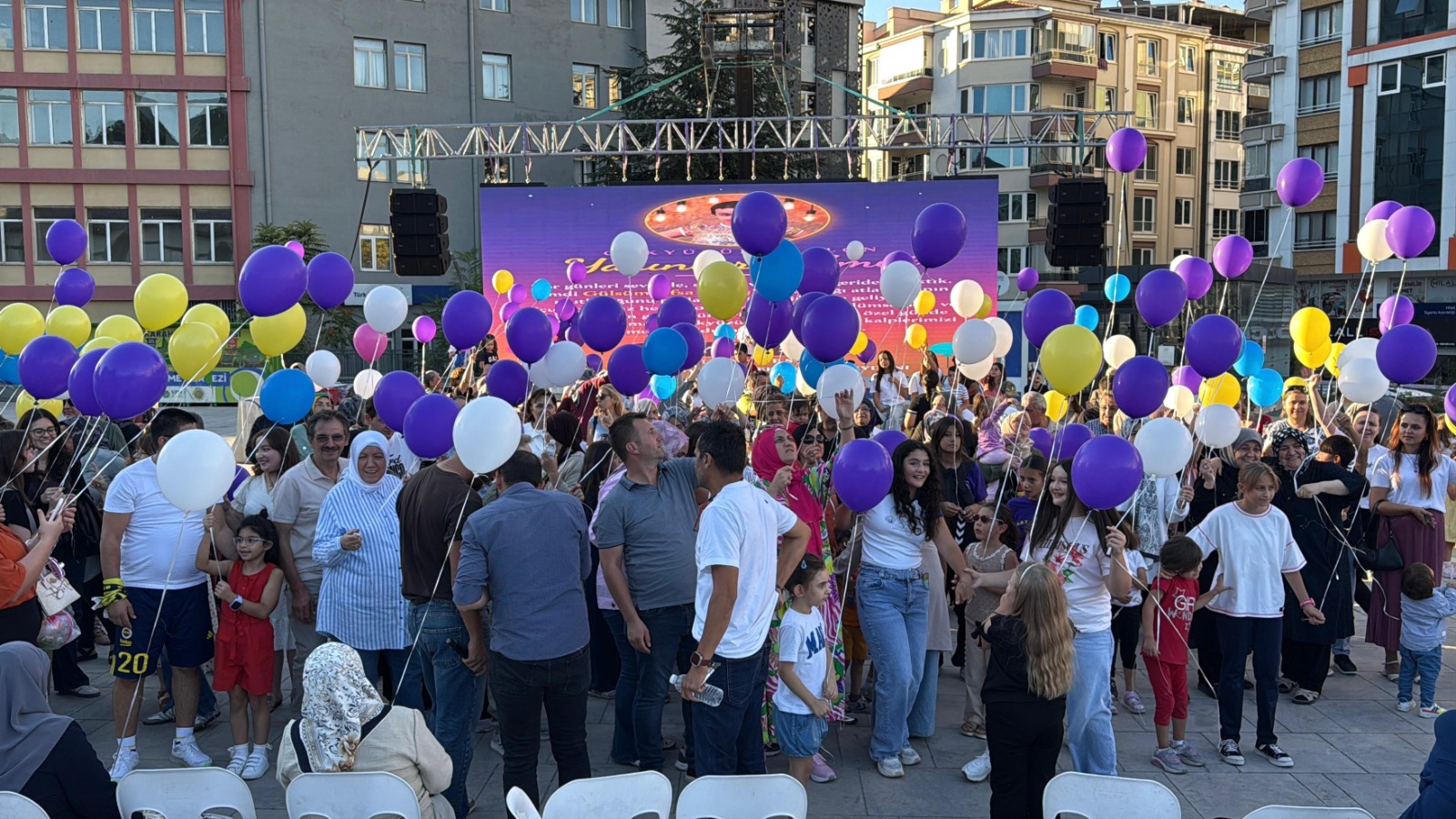 Gülsüm Efsa için balonlar gökyüzüne bırakıldı