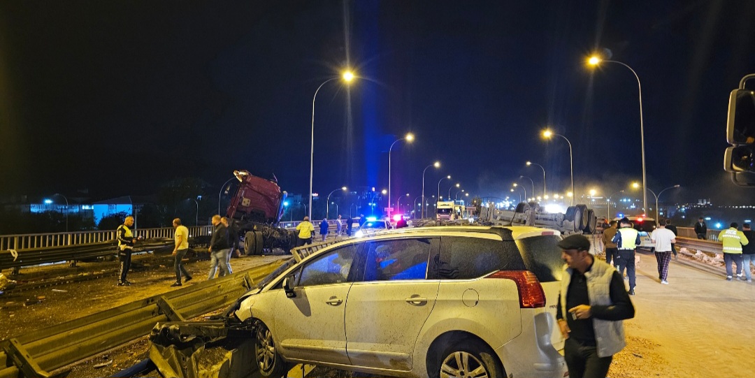 Oteller Bölgesi’nde feci kaza: 8 yaralı