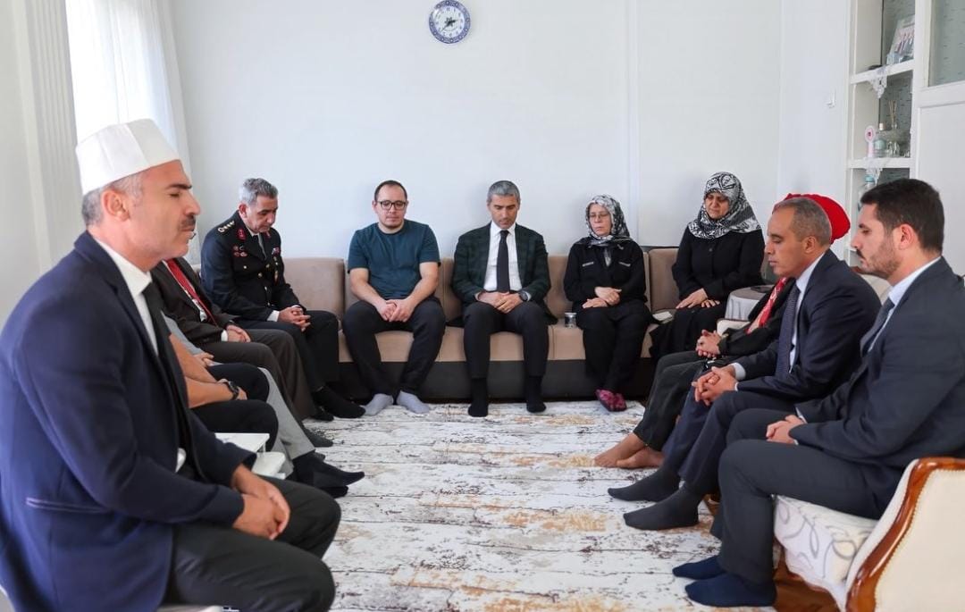 Vali Aktaş’tan şehit ailesine taziye ziyareti