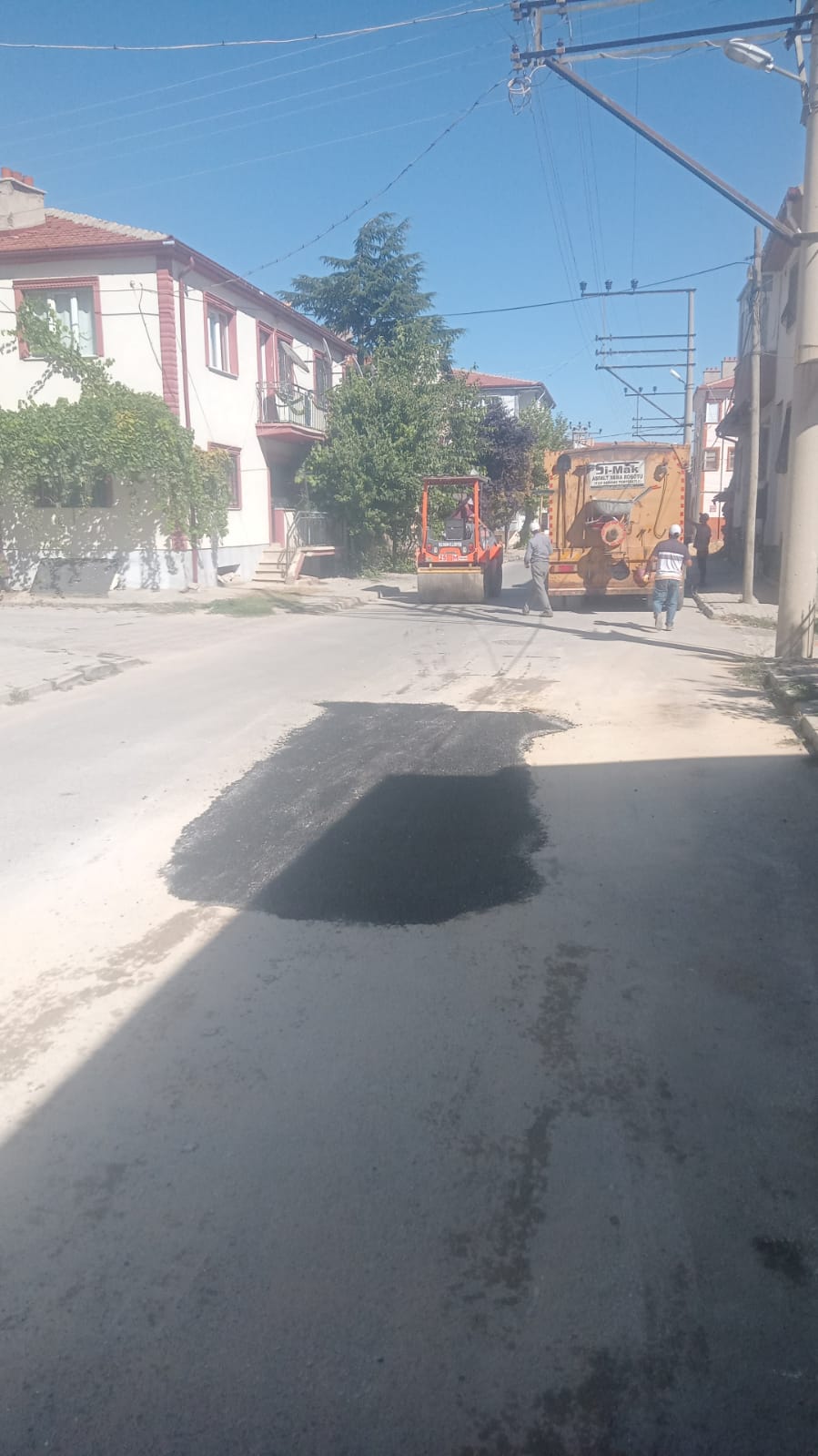 Bolvadin’de yol bakım ve onarım çalışmaları sürüyor