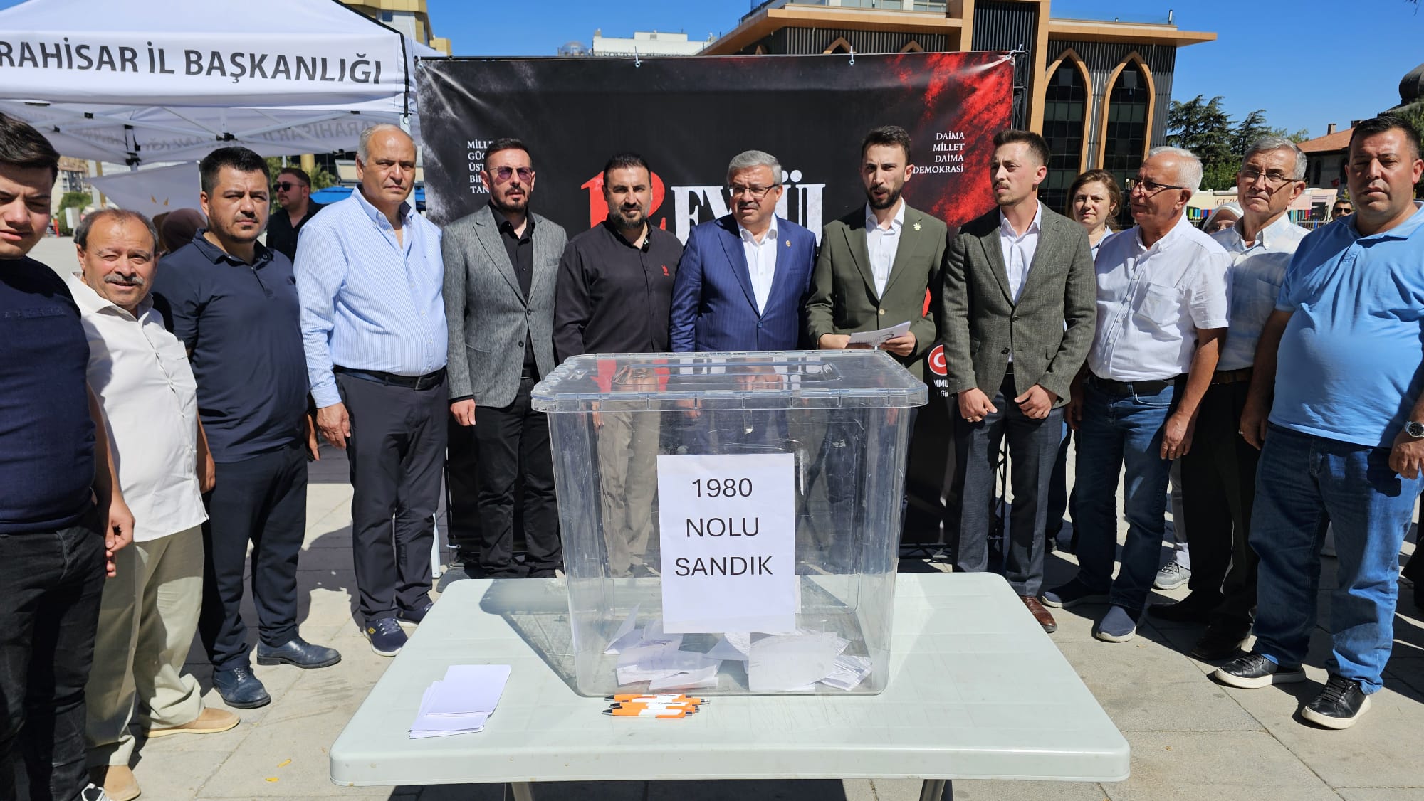 AK Parti İl Başkanı Kavak: “Darbelerin hesabını mutlaka soracağız”