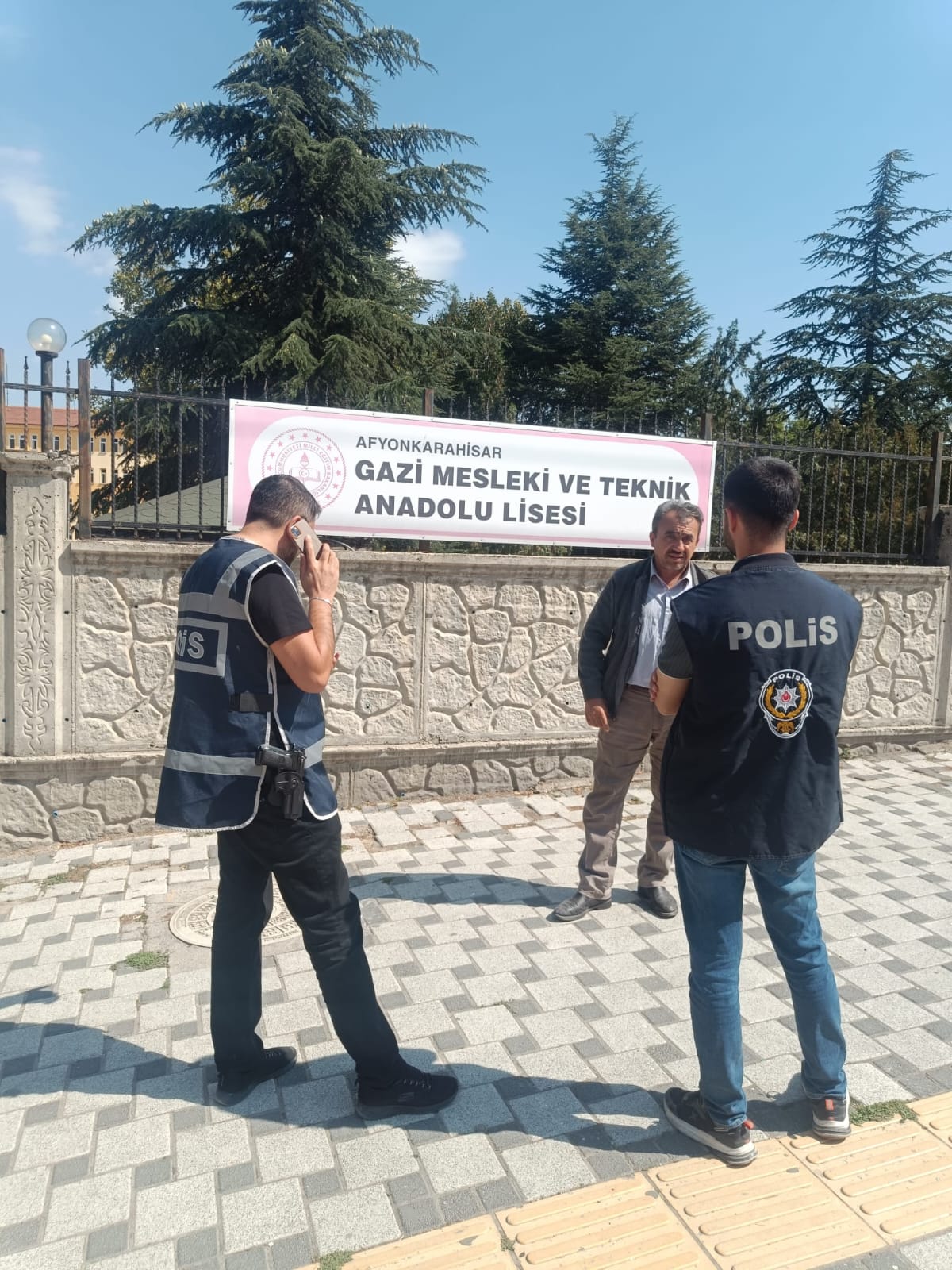 Afyonkarahisar’da okul çevrelerinde güvenlik uygulaması