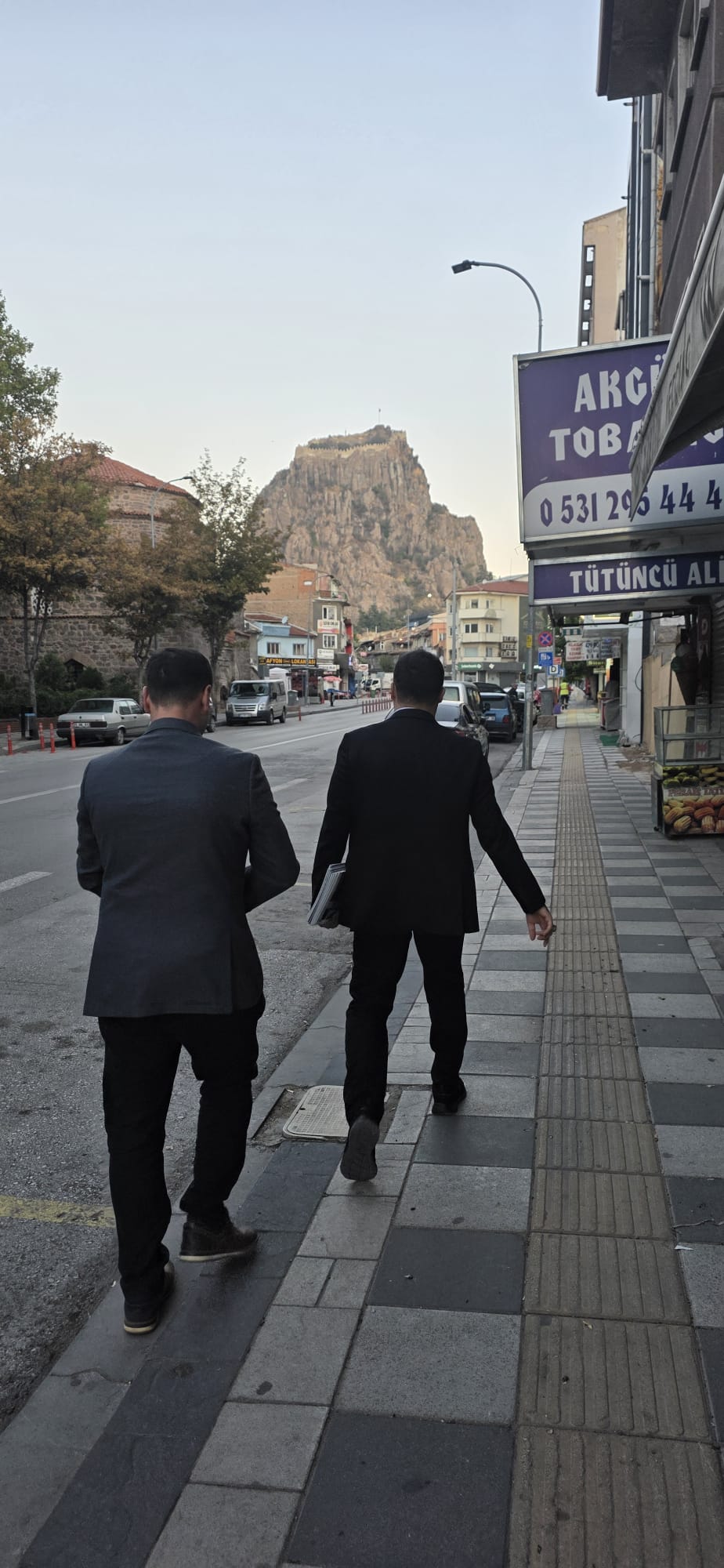 Özgür Kavak saat 06.00’da sahada: Afyon sokaklarını karış karış dolaşıyor