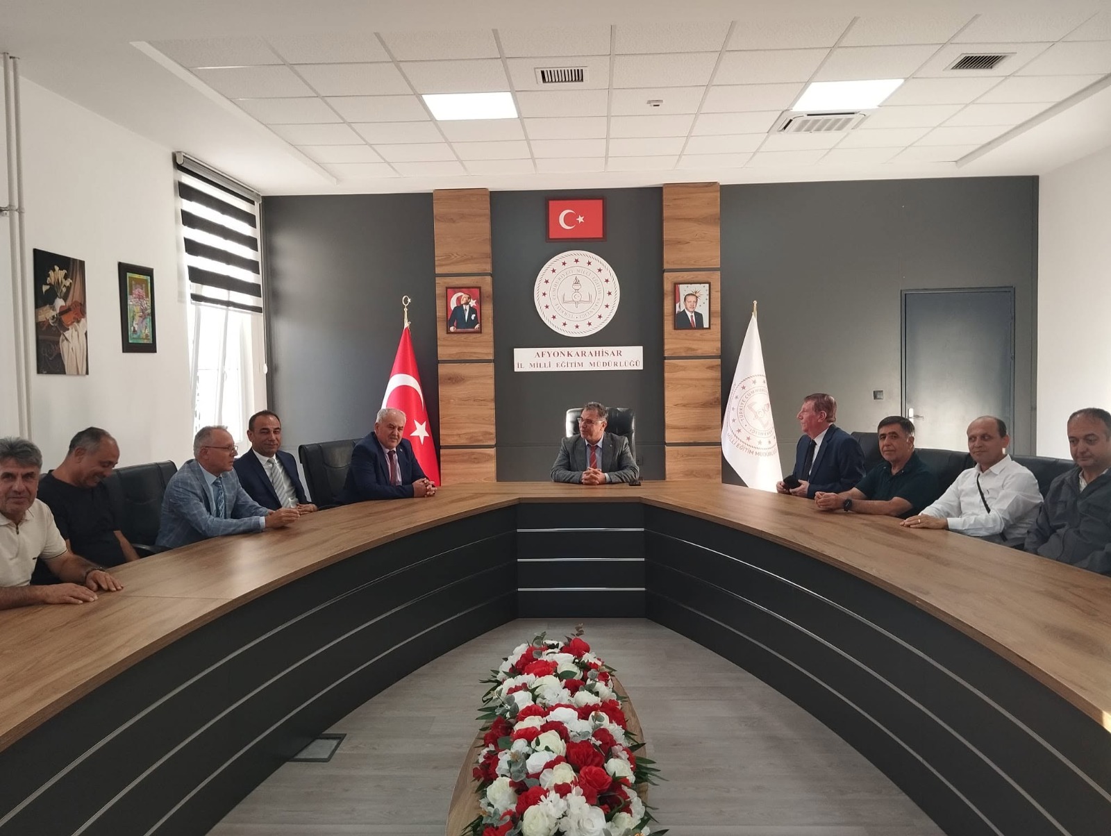 Müdür Altınkaynak, Öğretmen Okulu arkadaşlarıyla buluştu