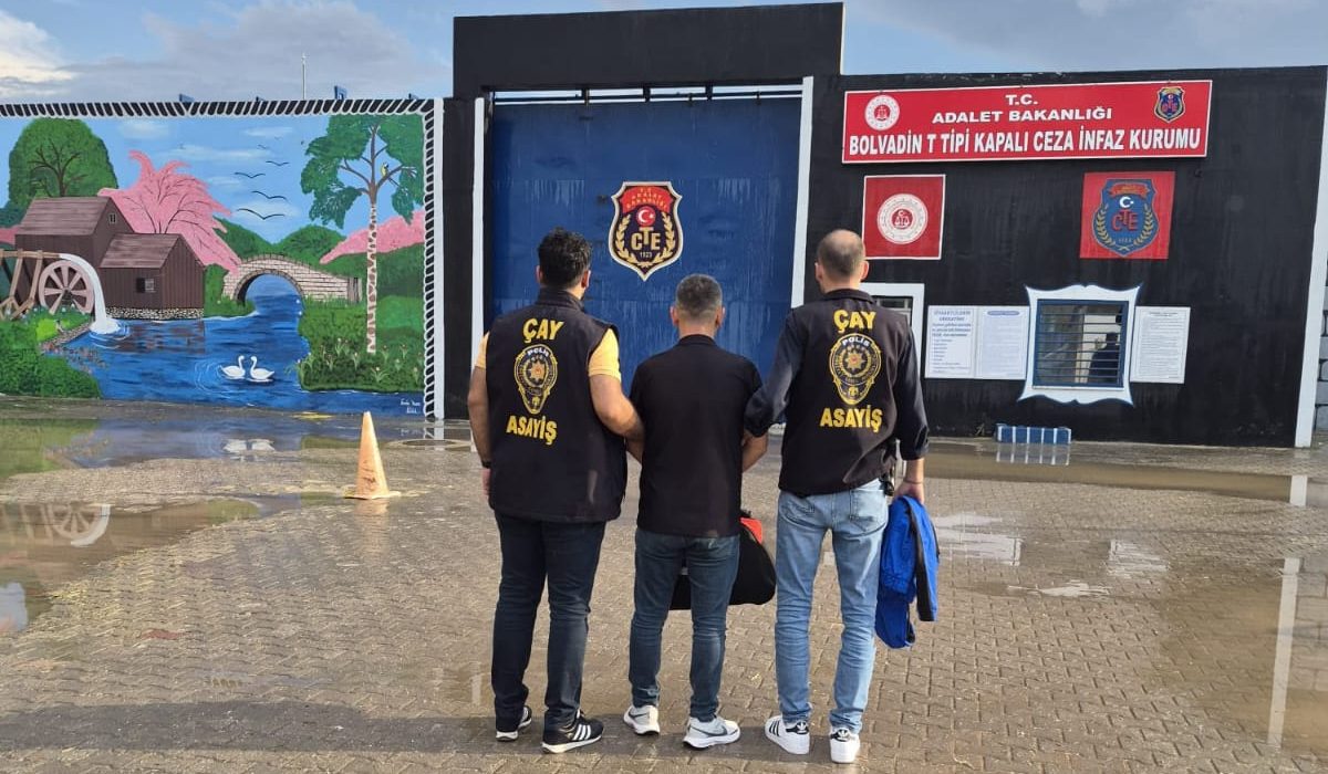 Afyonkarahisar’da aranan iki hükümlü yakalandı