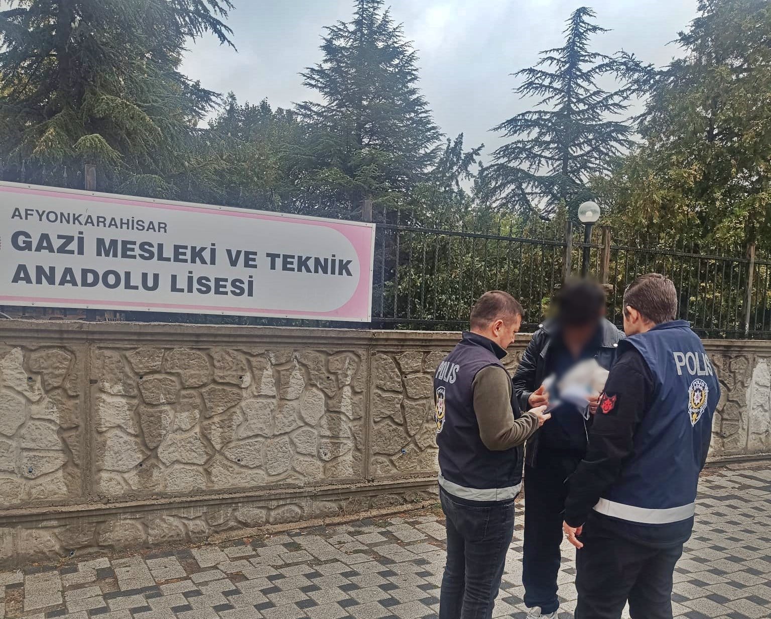 Afyon’da okul çevrelerinde geniş kapsamlı güvenlik denetimi