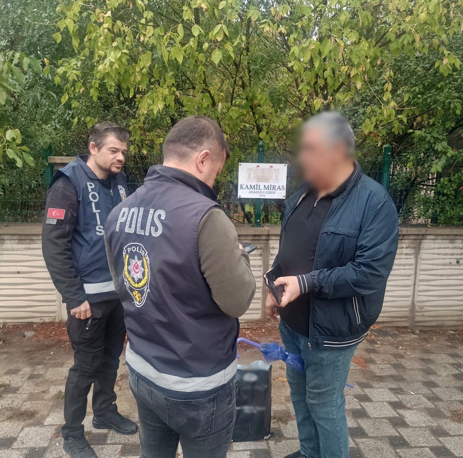 Afyon’da okul çevrelerinde geniş kapsamlı güvenlik denetimi