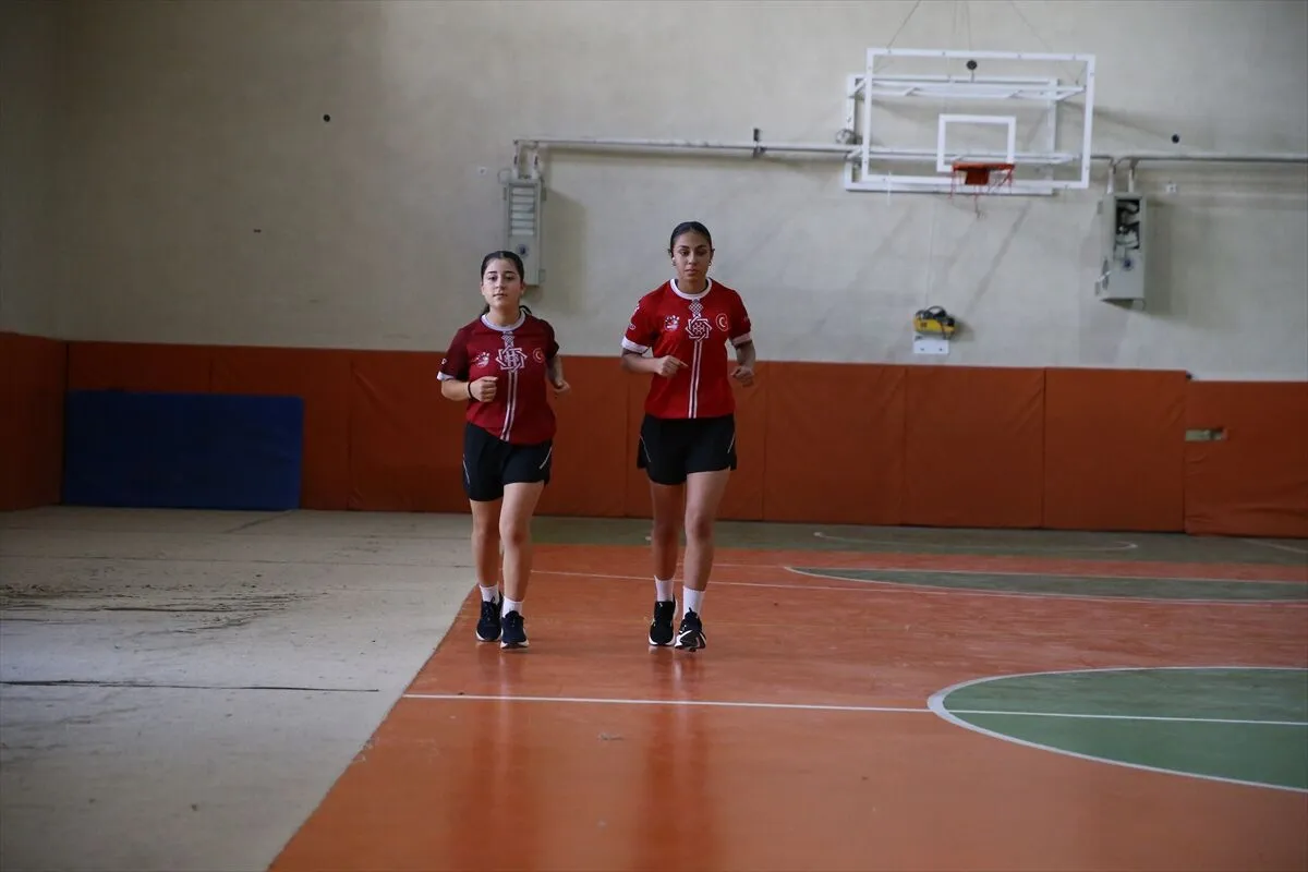 Dünya şampiyonu antrenörün öğrencileri Avrupa zirvesine odaklandı
