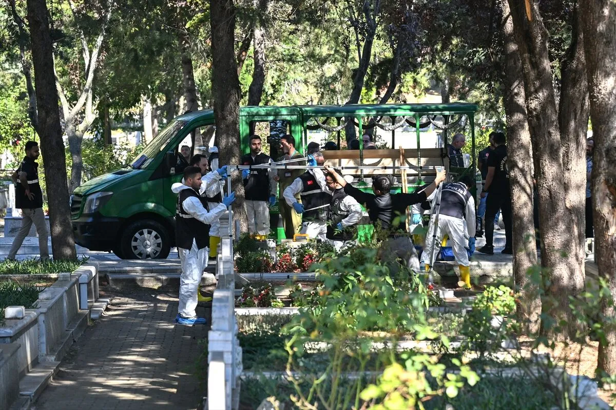 Eski MİT görevlisi Kaşif Kozinoğlu'nun mezarı açıldı