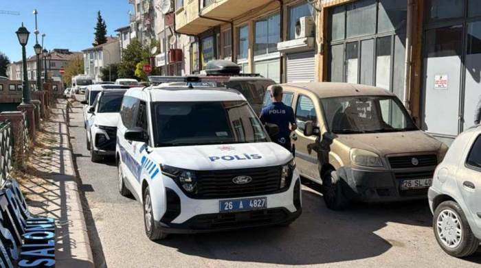 Eskişehir’de şüpheli ölüm: Park halindeki aracında hareketsiz halde bulundu
