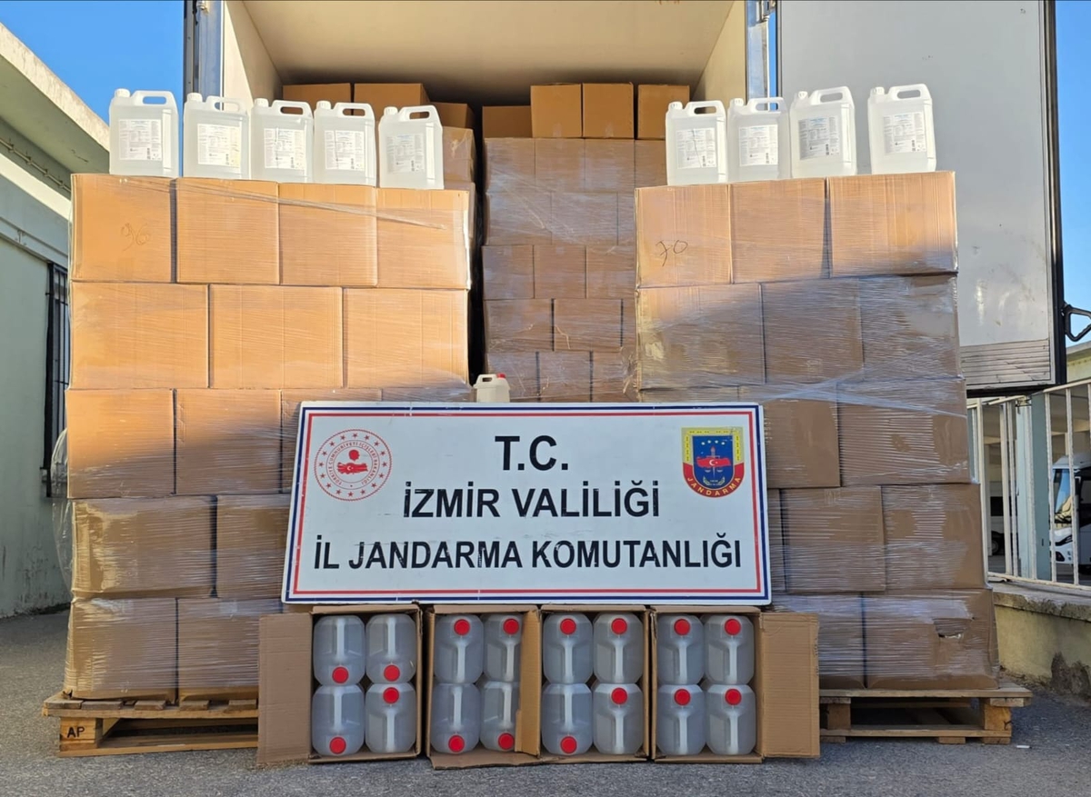 İzmir’de sahte alkol darbesi: 19 bin litreyi aşkın etil alkol ele geçirildi!