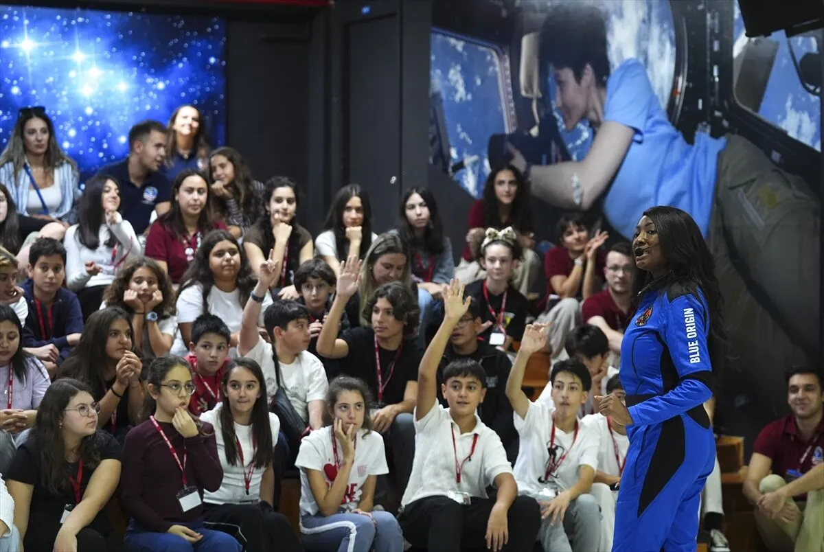 Astronot Bowe, Türk gençlerinin uzay ve havacılık alanındaki potansiyeline dikkati çekti