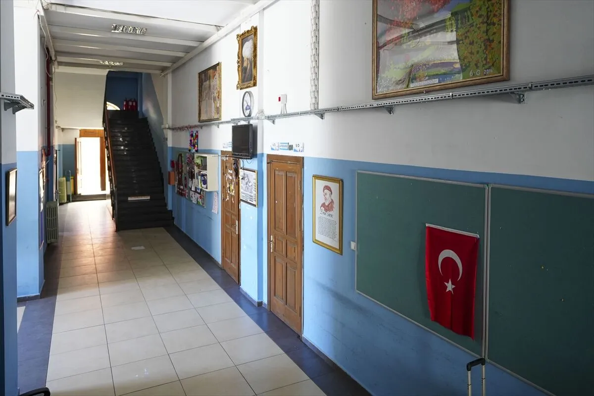 1869'dan bugüne ayakta kalan "Taş Mektep": Fatih İmam Hatip Ortaokulu