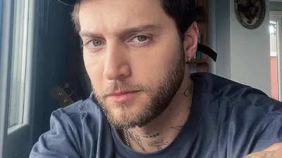 Şarkılarıyla müzik dünyasında geniş bir dinleyici kitlesi edinen Ufuk Beydemir,