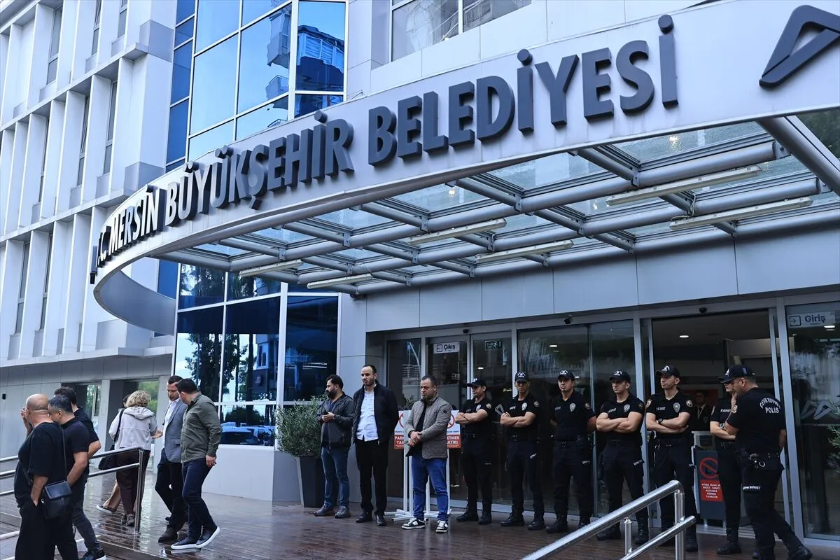 Mersin Büyükşehir Belediye Başkanı Seçer ve 58 kişi yolsuzluk iddiasıyla gözaltında