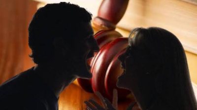 Yıllar süren evliliğin ardından boşanmaya karar veren çift altınlar konusunda
