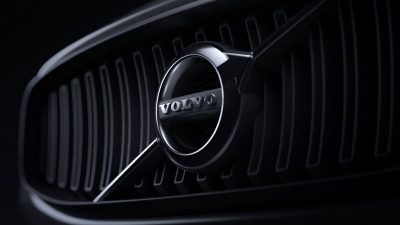 Küresel otomotiv pazarında elektrikli araç dönüşümünde yaşanan durgunluk, artan üretim