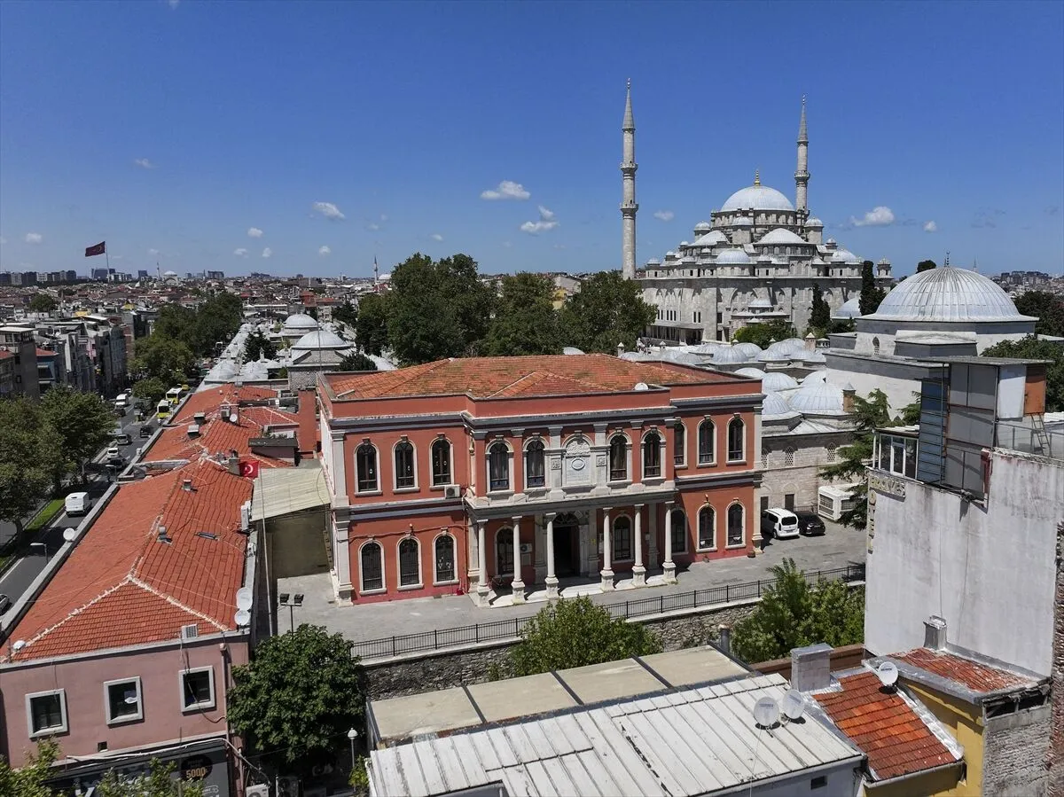 1869'dan bugüne ayakta kalan "Taş Mektep": Fatih İmam Hatip Ortaokulu