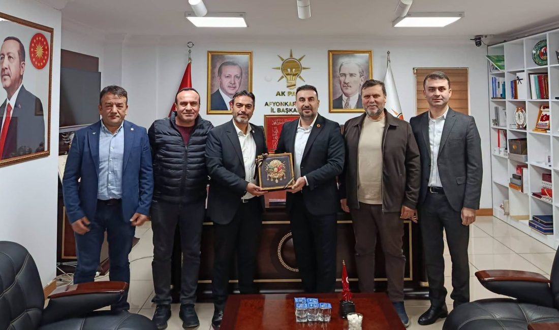 AK Parti Afyonkarahisar İl Başkanı Dr. Özgür Kavak, hayırlı olsun