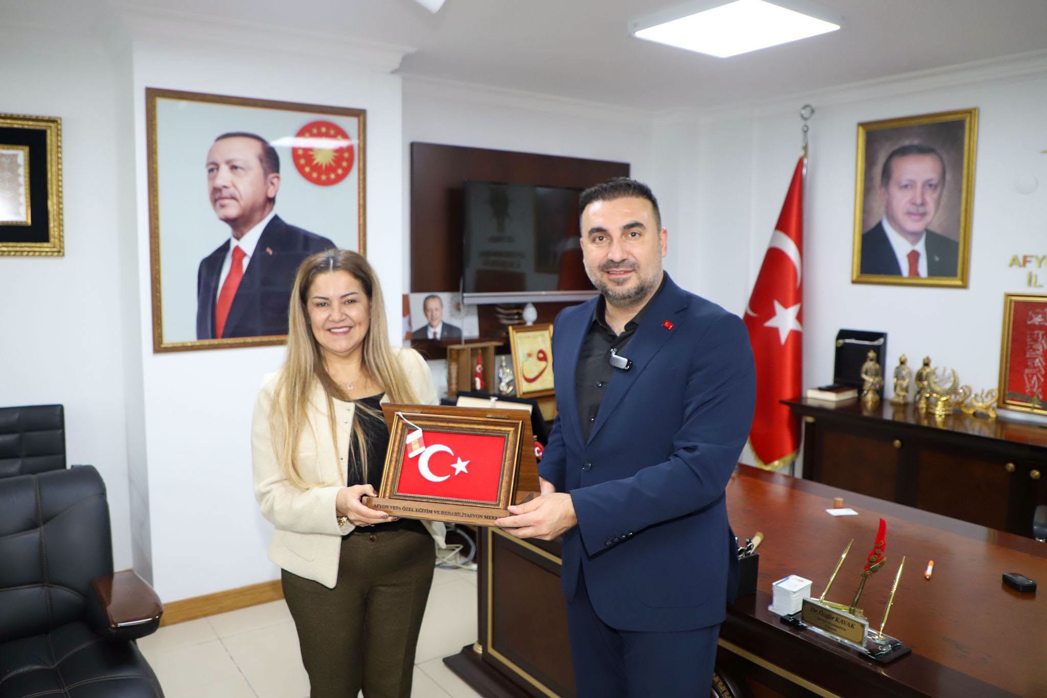 Özgür Kavak’a yoğun ziyaret trafiği