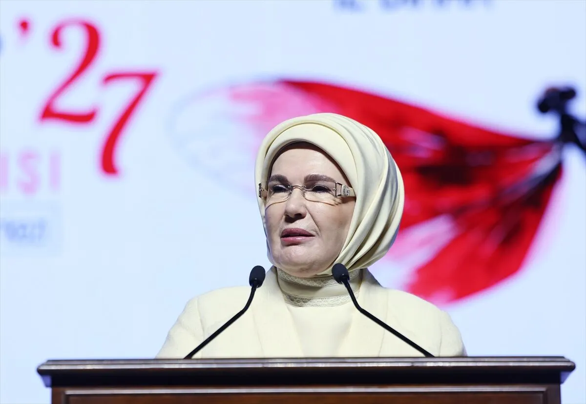 Emine Erdoğan: TÜRGEV 30 yıldır gençlerle yol arkadaşlığı kuruyor