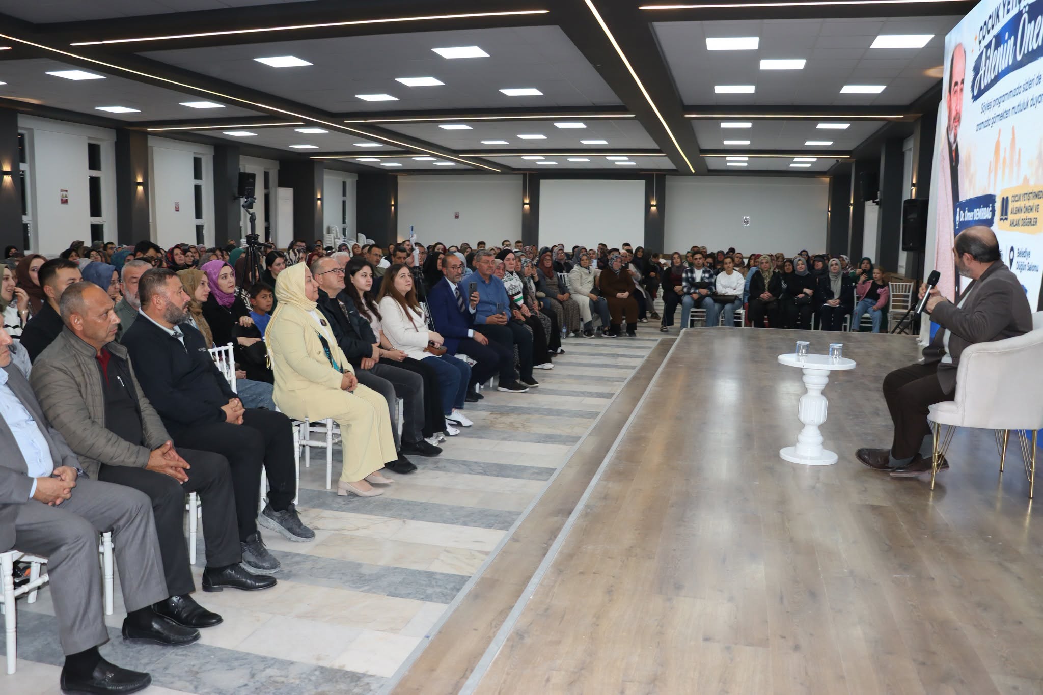Ömer Demirbağ, İscehisar’da “Gönüllere Dokundu”
