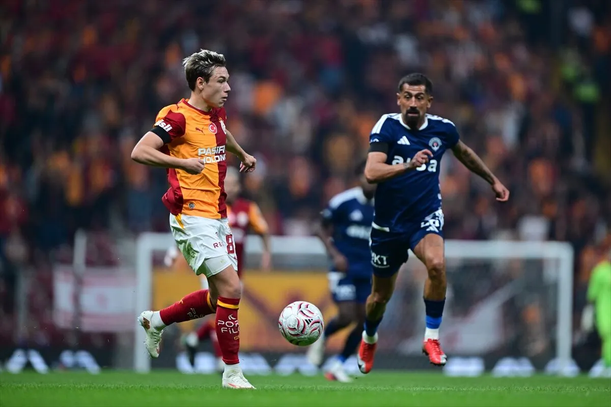 Galatasaray, Kasımpaşa'yı son anlarda gelen gollerle yendi