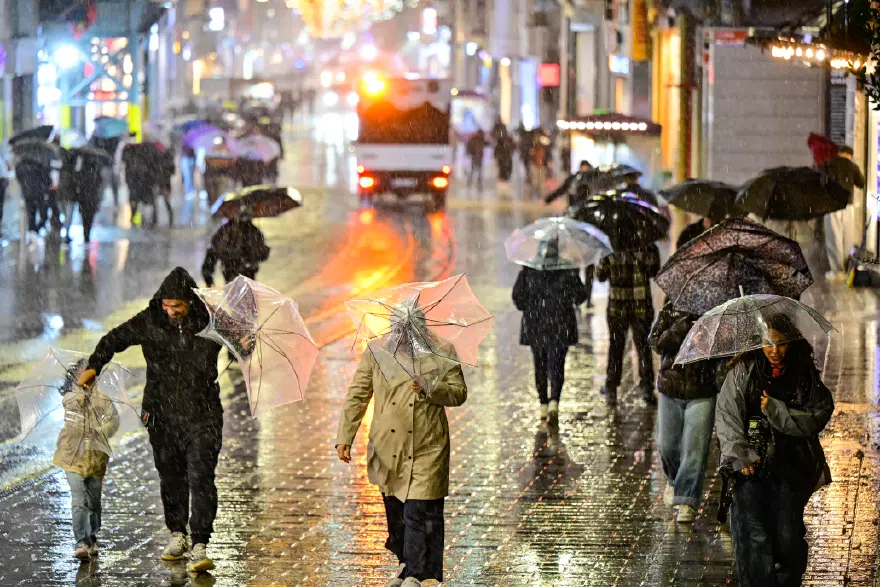 İstanbul, Kocaeli ve çevre illerde etkili olan sağanak yağışlar ve