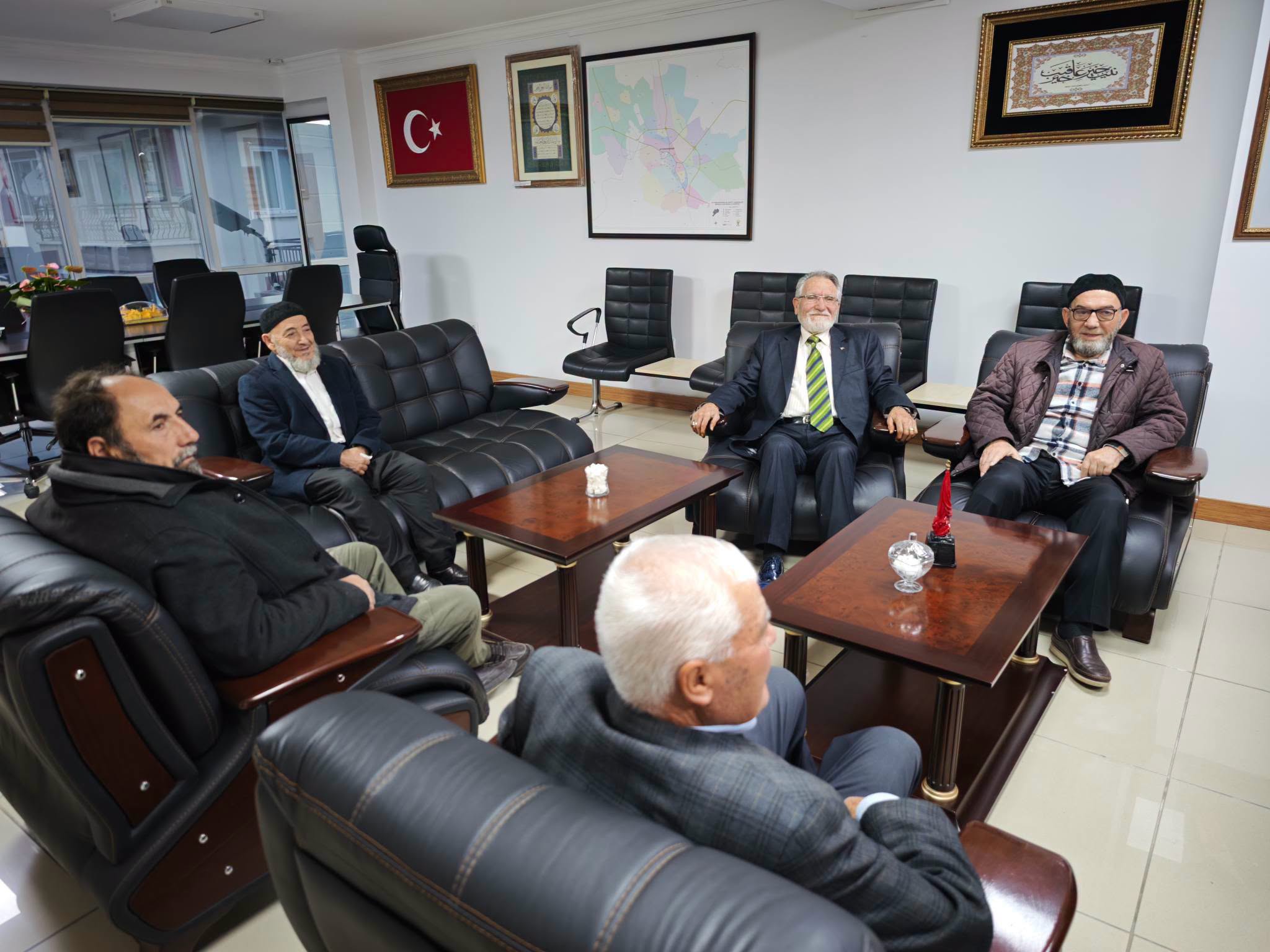 AK Parti’de ziyaret ve vefa buluşmaları