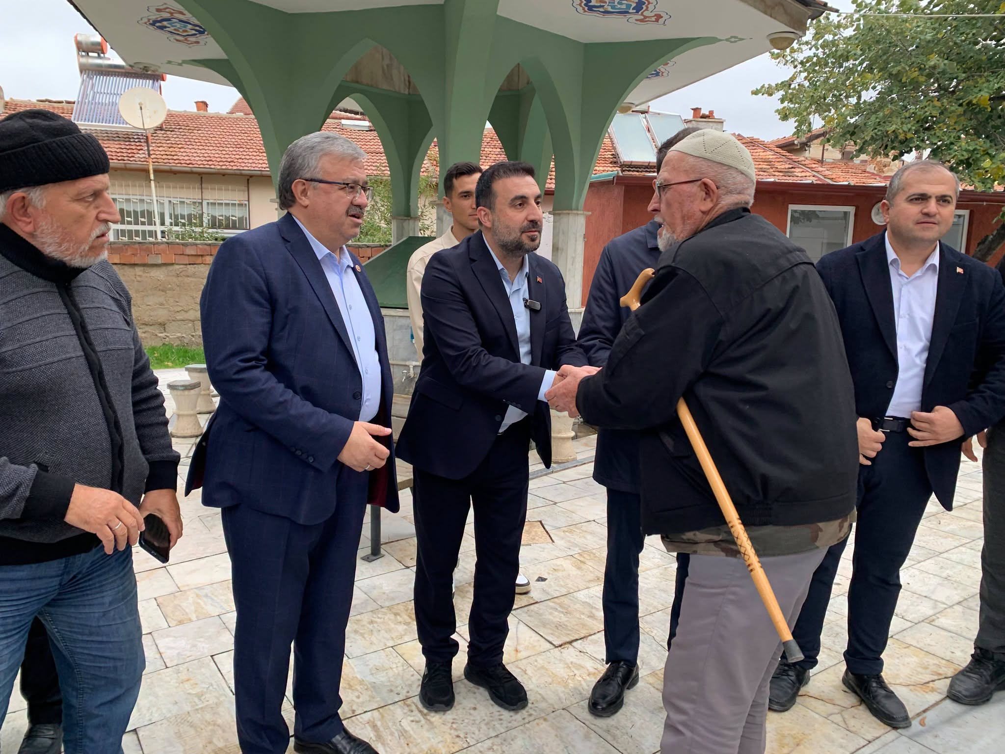 AK Parti’den Fatih Mahallesi’nde esnaf ziyareti