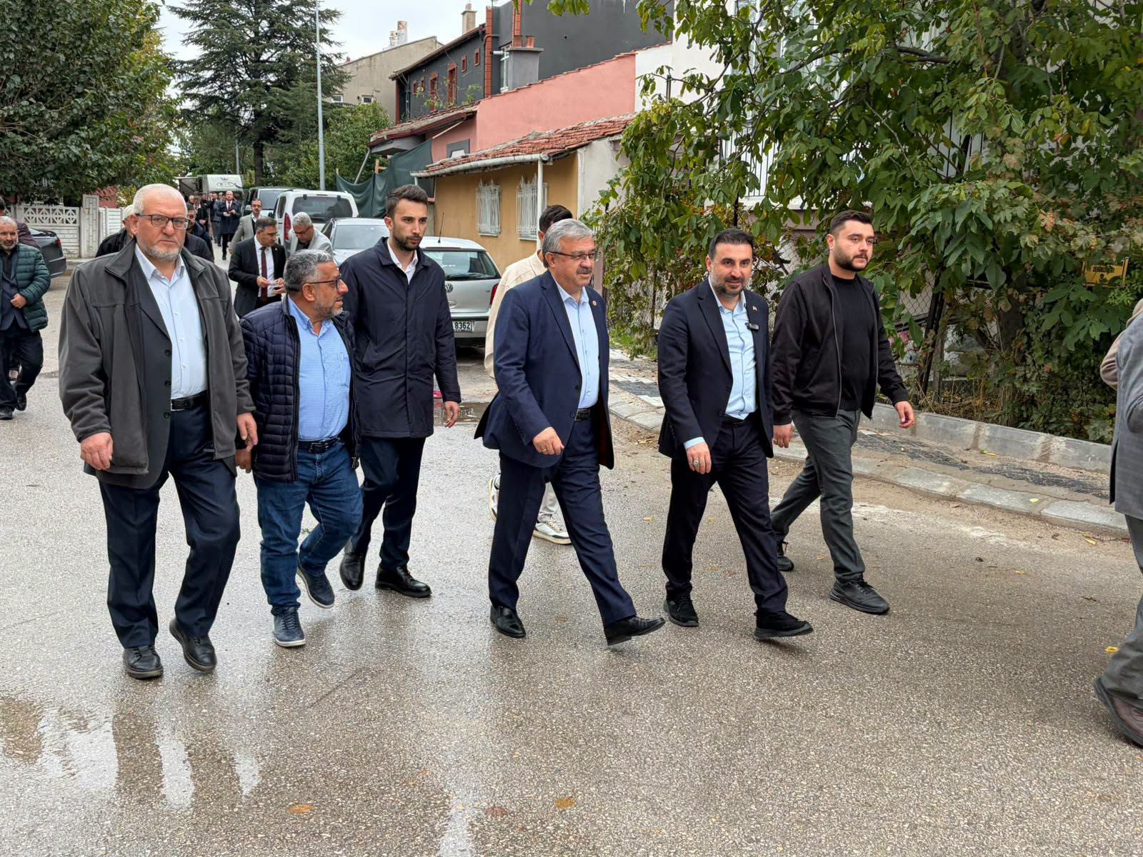 AK Parti’den Fatih Mahallesi’nde esnaf ziyareti
