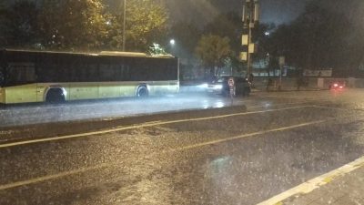 İstanbul’da sabaha karşı aniden bastıran sağanak yağış, Beykoz’da etkili oldu.