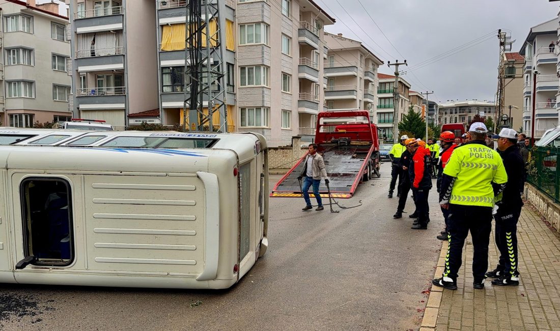 Kaza, Erkmen beldesinde meydana geldi. Edinilen bilgilere göre, öğrenci taşıdığı