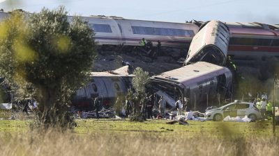 İspanya’nın Toledo bölgesinde meydana gelen hızlı tren kazası faciaya dönüştü.