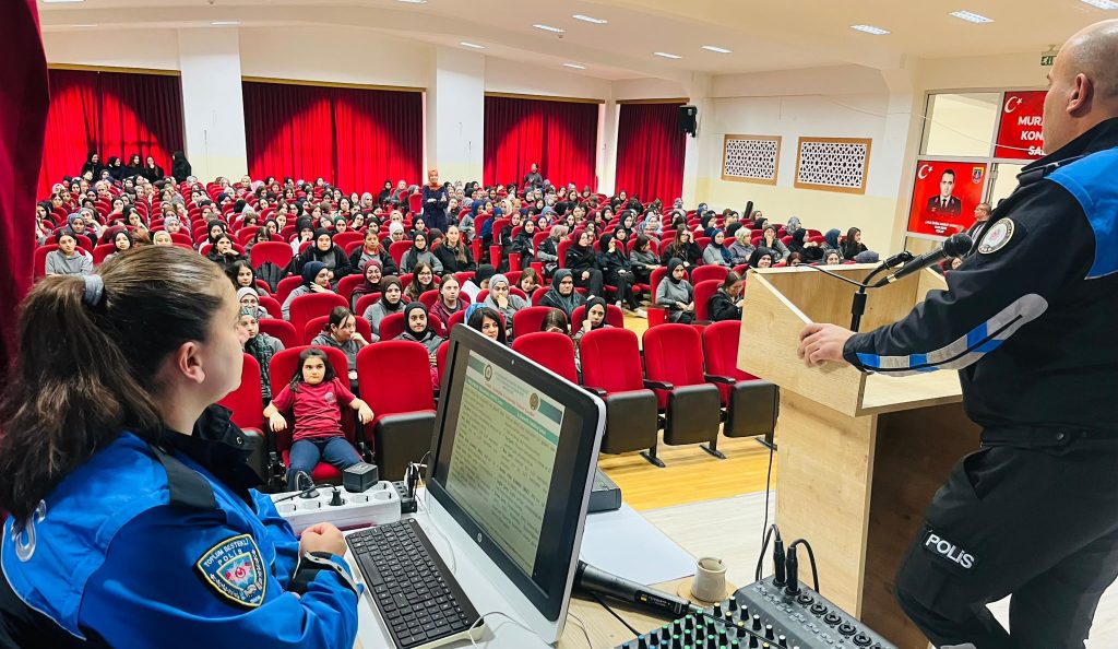 TOBB Kız Anadolu İmam Hatip Lisesi öğrencilerine yönelik düzenlenen çalışmada,