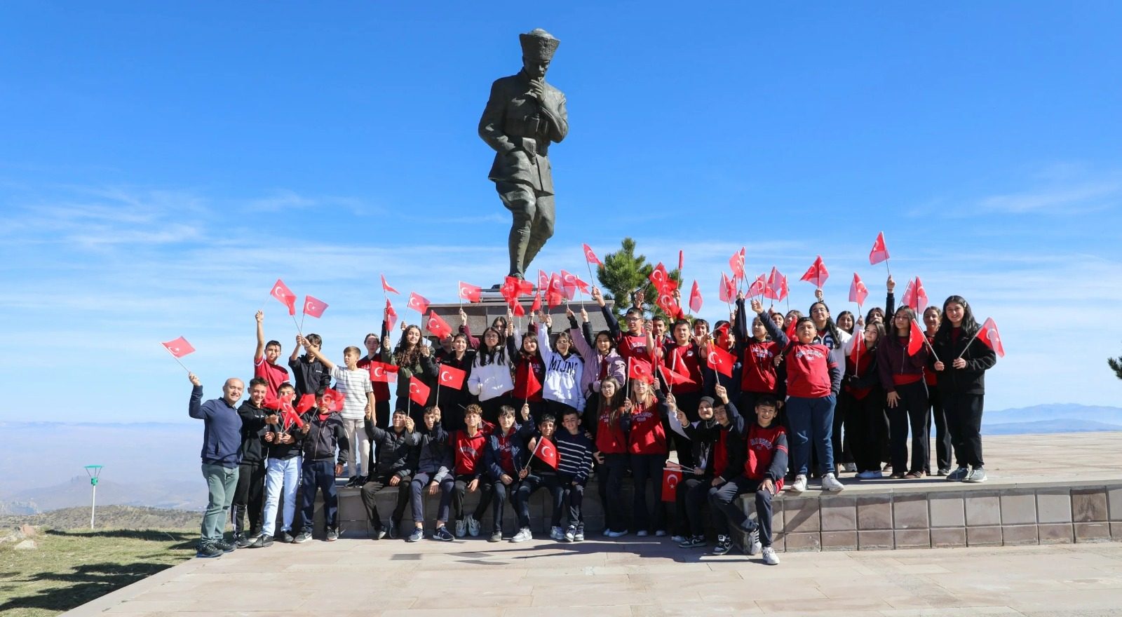 Afyonkarahisar Belediyesi, kentin tarihî ve kültürel mirasını genç kuşaklara tanıtmak