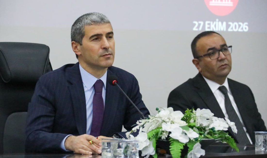 Valilik B Blok Toplantı Salonu’nda düzenlenen toplantıya kaymakamlar, belediye başkanları,
