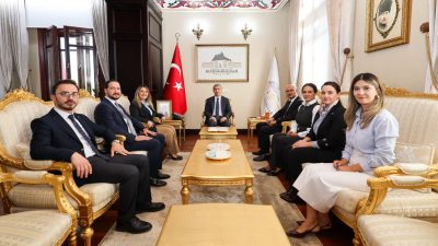 Afyonkarahisar Baro Başkanlığı görevine yeniden seçilerek güven tazeleyen Av. M.