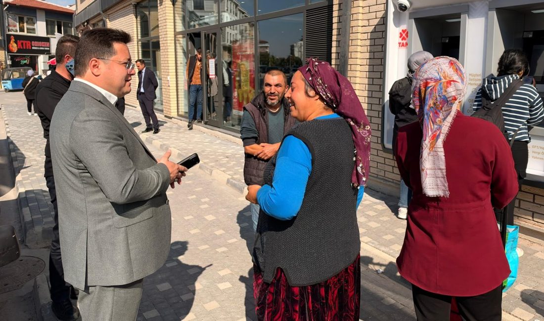 Her fırsatta halkın içinde olmaya ve vatandaşlarla gönül gönüle bir