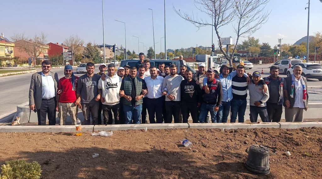 İl Başkanı Dr. Özgür Kavak, Hamzahacılı Köyü Muhtarı Seyit Battal