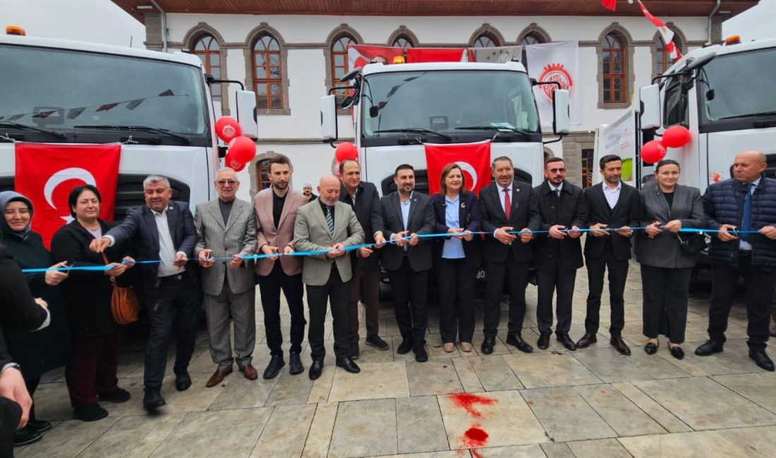 Afyonkarahisar Belediye Başkanı Burcu Köksal’ın katıldığı törende, yeni araçların kent