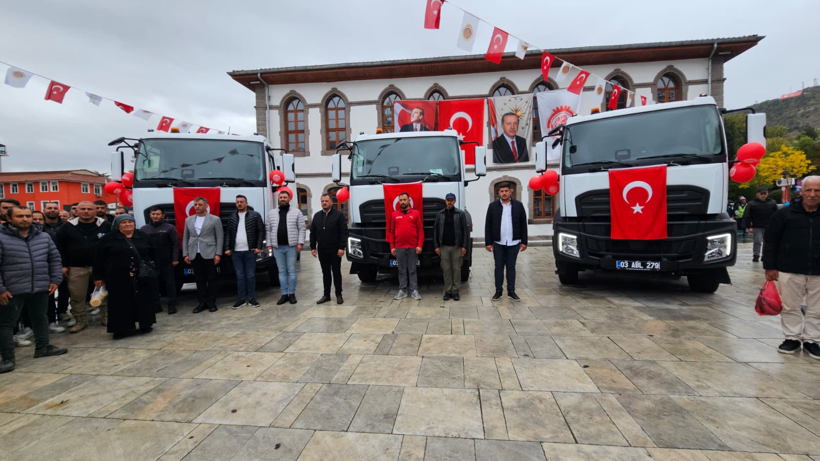 Belediyenin temizlik filosuna 3 yeni araç 2 Belediyenin temizlik filosuna 3 yeni araç