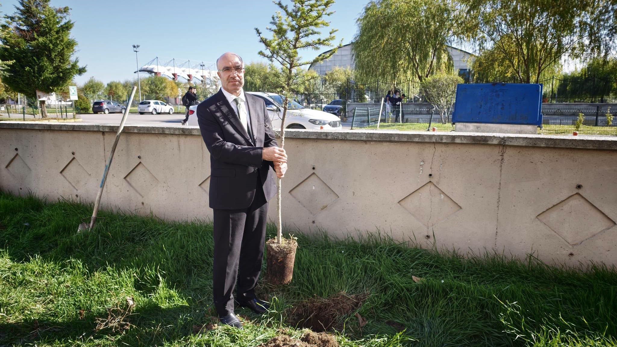 Bir Fidan Bir Umut projesi sürüyor