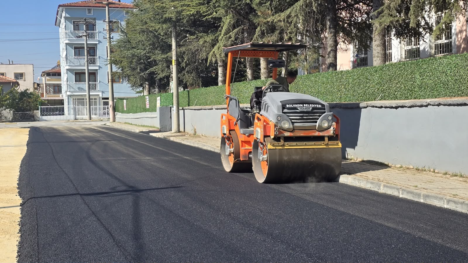 Bolvadin’de 2,5 milyon TL’lik asfalt yatırımı