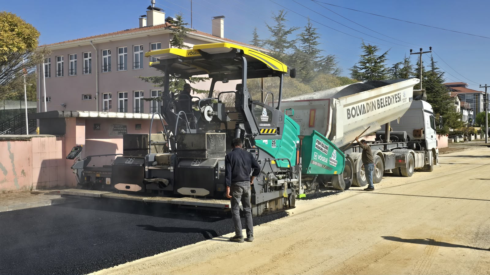 Bolvadin’de 2,5 milyon TL’lik asfalt yatırımı
