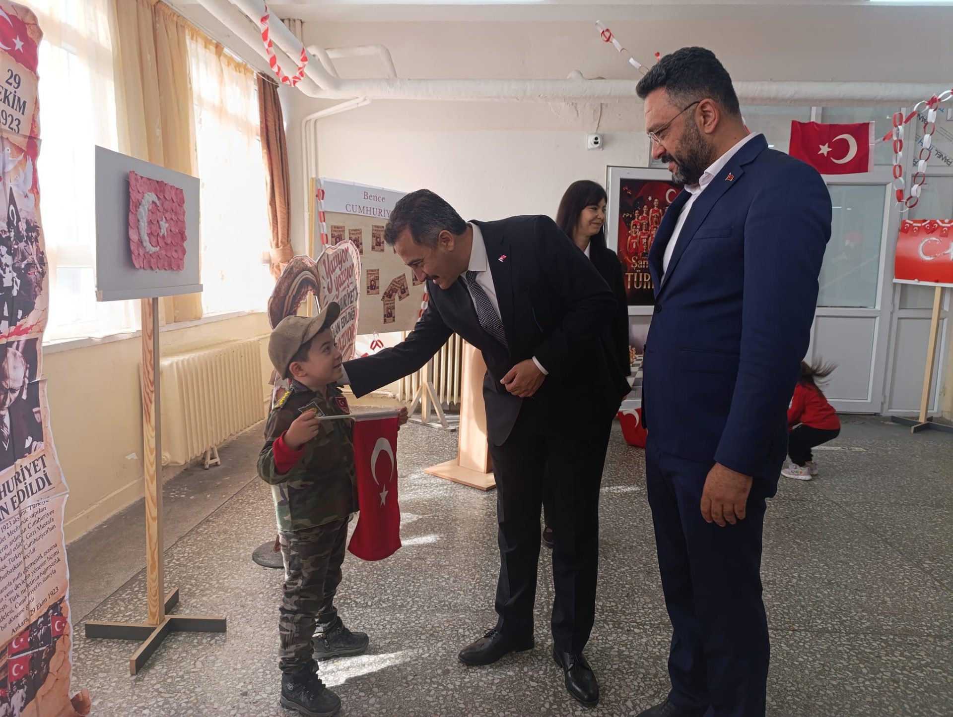 Bolvadin’de 'Cumhuriyet Sokağı' sergisi açıldı
