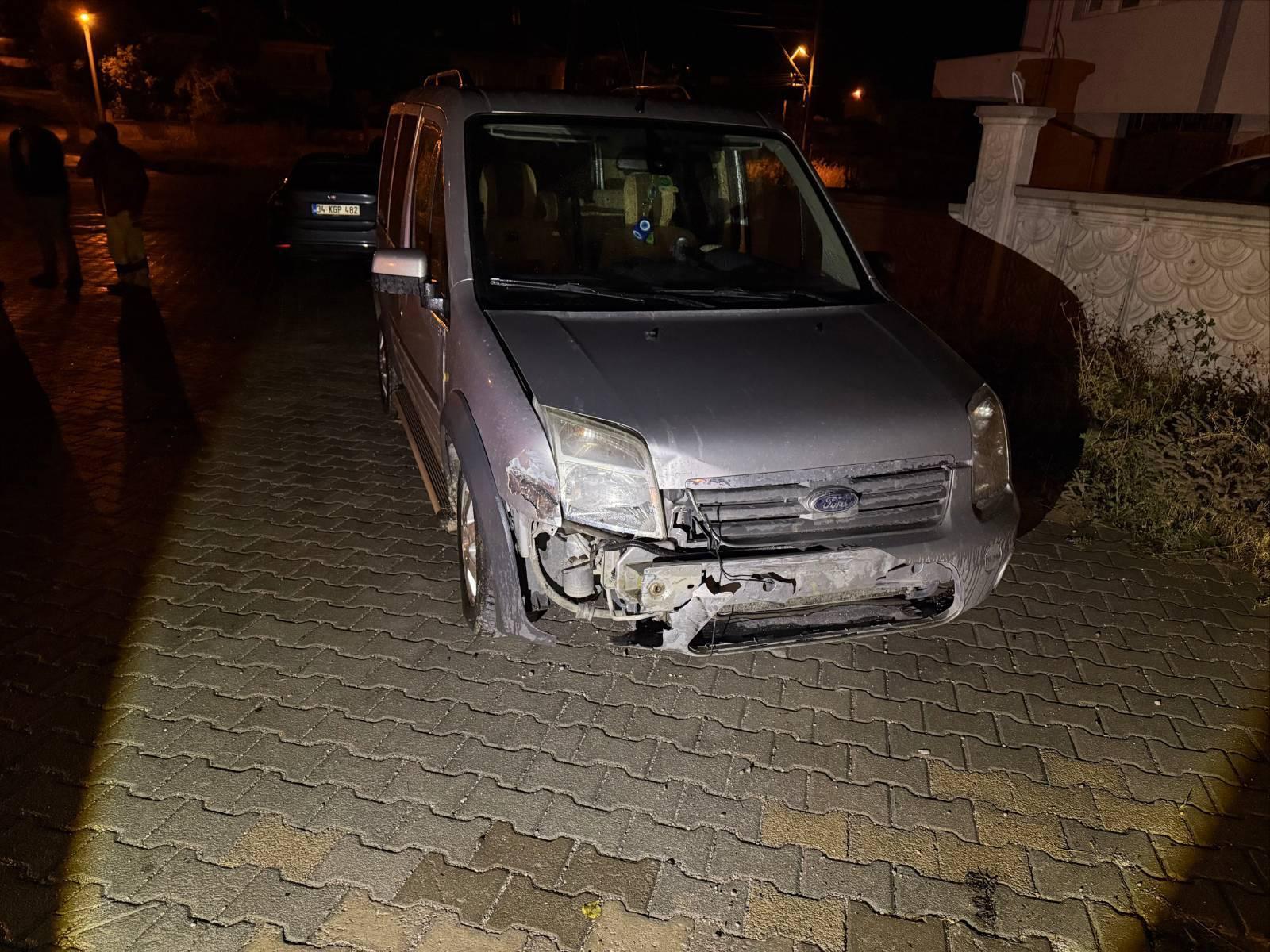 Bolvadin’de hafif ticari araç ile motosiklet çarpıştı