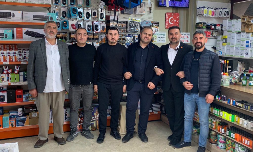 AK Parti Afyonkarahisar İl Başkanlığı, kentte esnaf ziyaretlerini sürdürüyor. İl