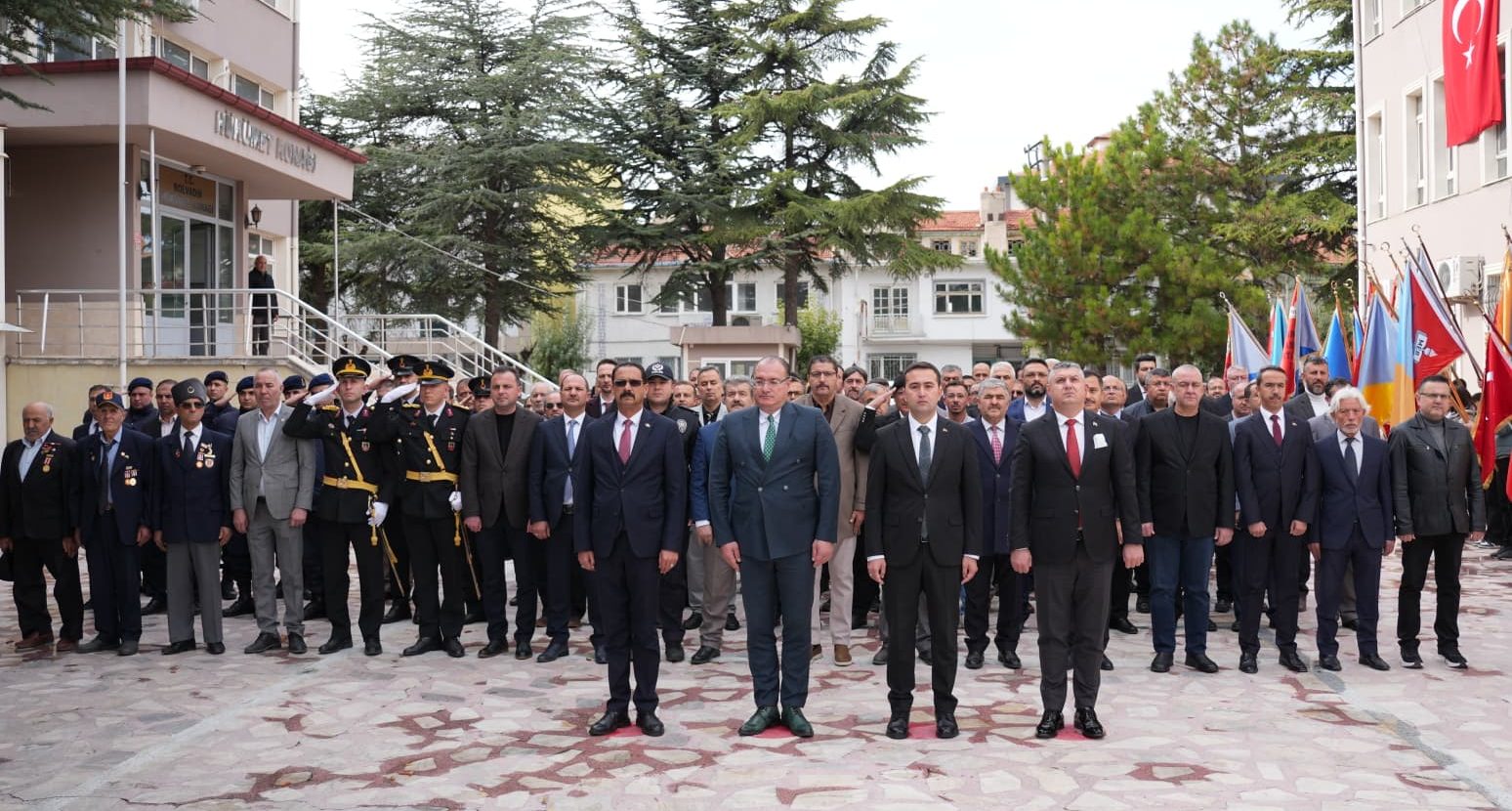 Program, ardından İlçe Şehitliği’nde okunan Kur’an-ı Kerim tilaveti ve yapılan